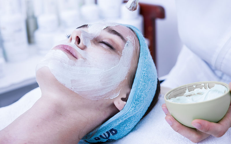 Jetzt bewerben als Fußpfleger / Kosmetiker (m/w/d) - für ein Gesundheitsresort in Dellach am Wörthersee